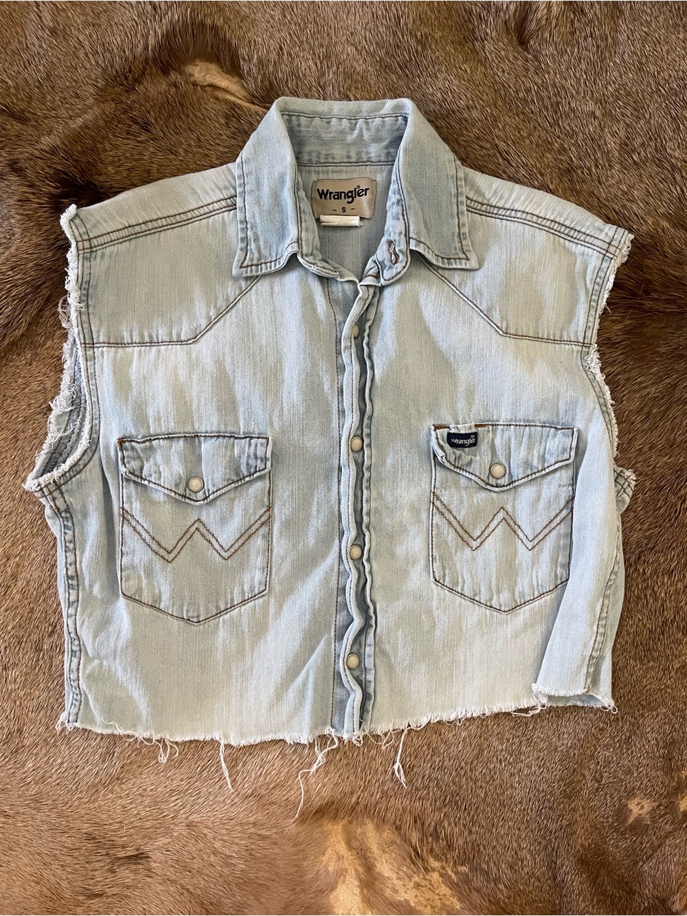 Wrangler Cut Off Light Blue Denim Sleeveless Button-Front Shirt